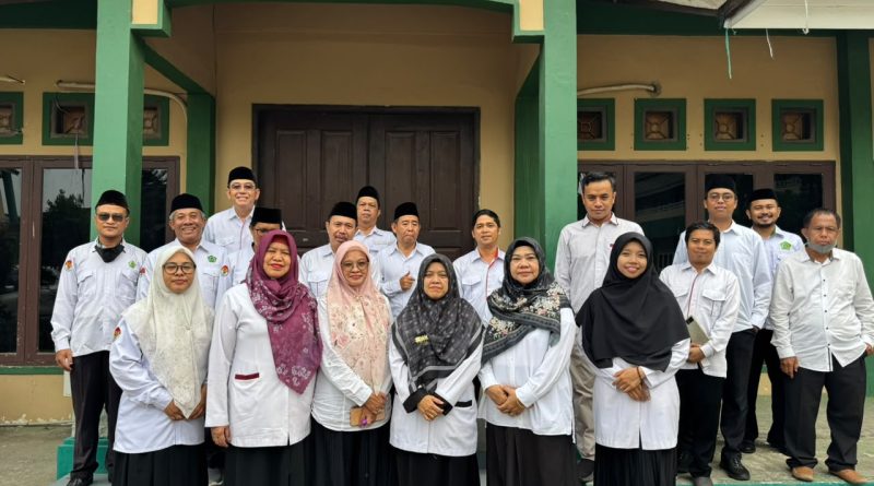 “Jangan Pernah Berhenti Berbuat Baik”, Pesan Akademik dalam Upacara Senin Pascasarjana UINSI Samarinda “Jangan Pernah Berhenti Berbuat Baik”, Pesan Akademik dalam Upacara Senin Pascasarjana UINSI Samarinda